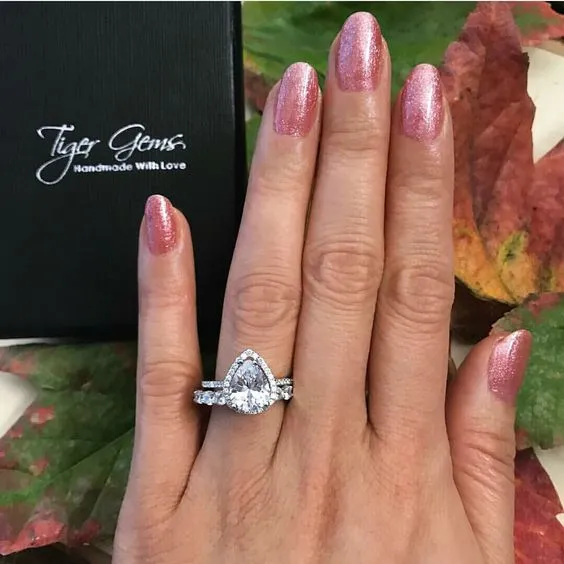 2.5 ctw Pear Halo Ring