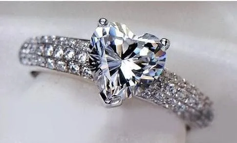 Created Diamond Romantic Heart-shaped Ring