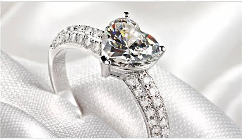 Created Diamond Romantic Heart-shaped Ring