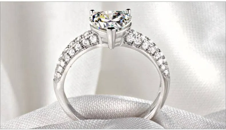 Created Diamond Romantic Heart-shaped Ring