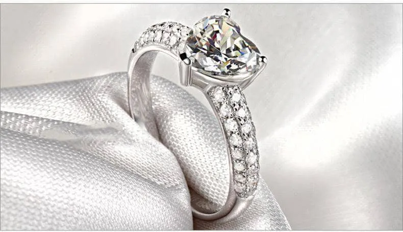 Created Diamond Romantic Heart-shaped Ring