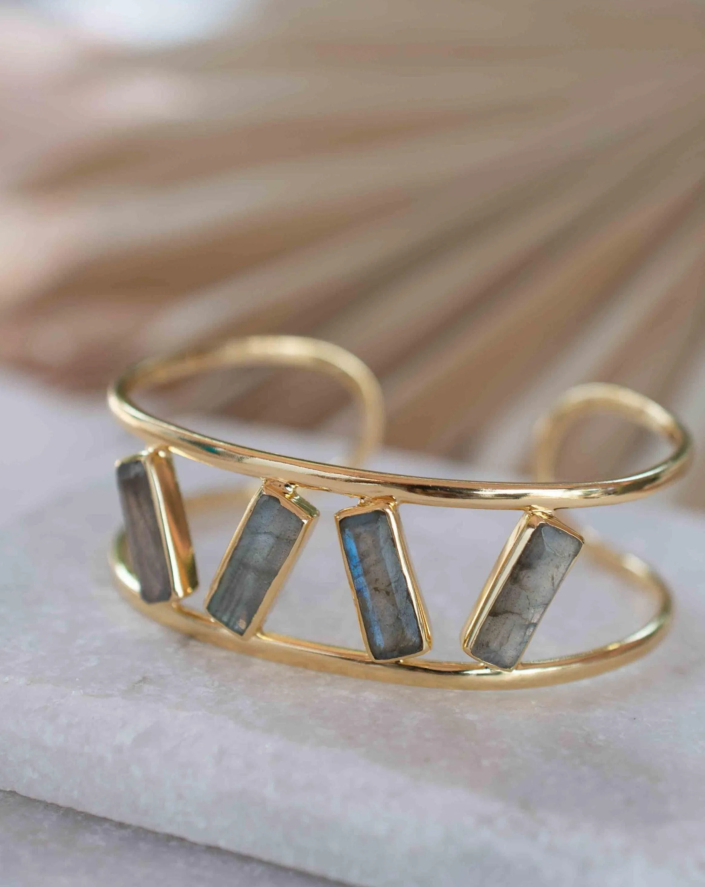 Labradorite ~ Adjustable Bracelet ~ Gold Plated 18k ~ MB054