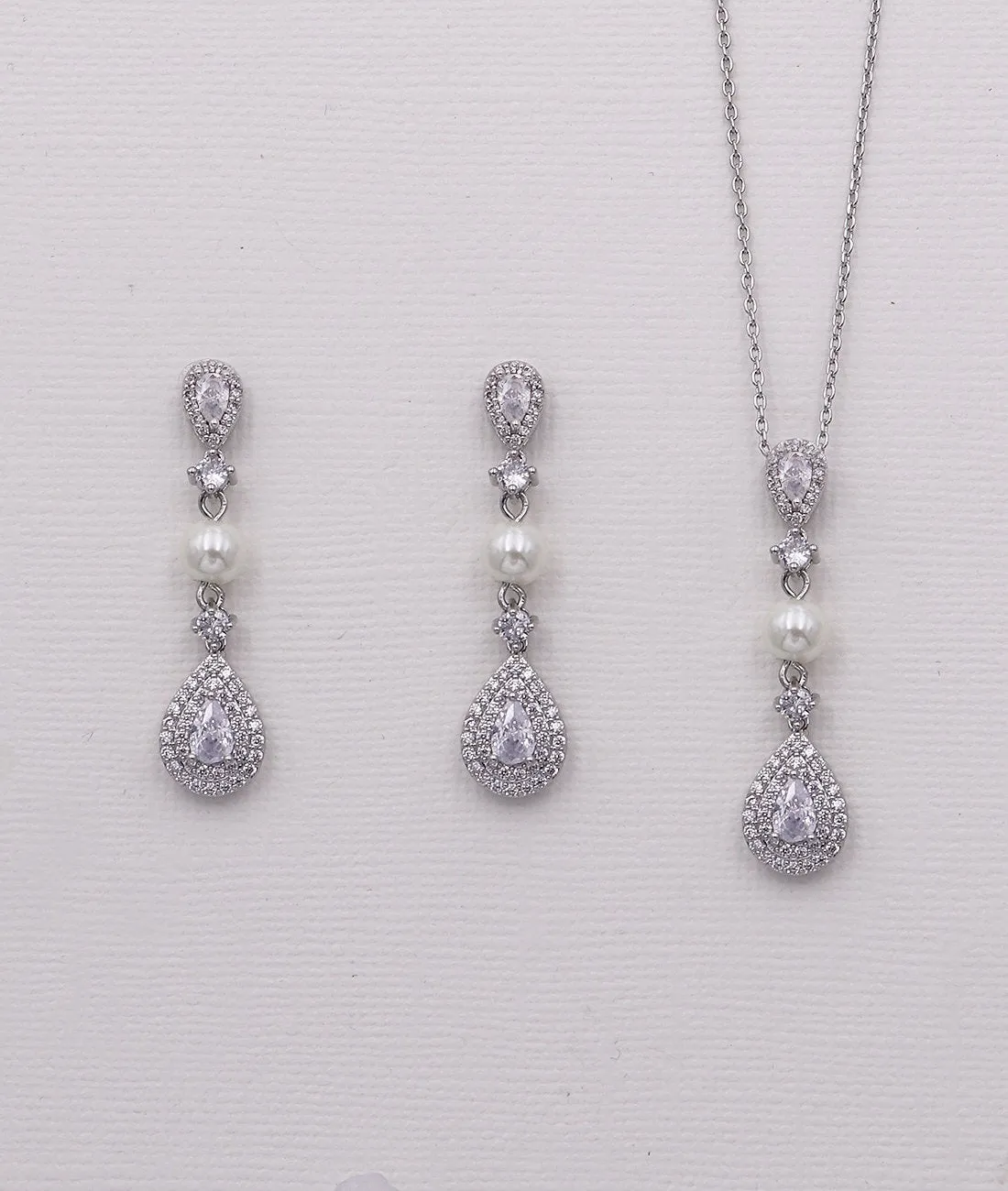 Mandy Pearl Necklace Set