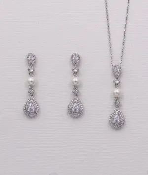 Mandy Pearl Necklace Set