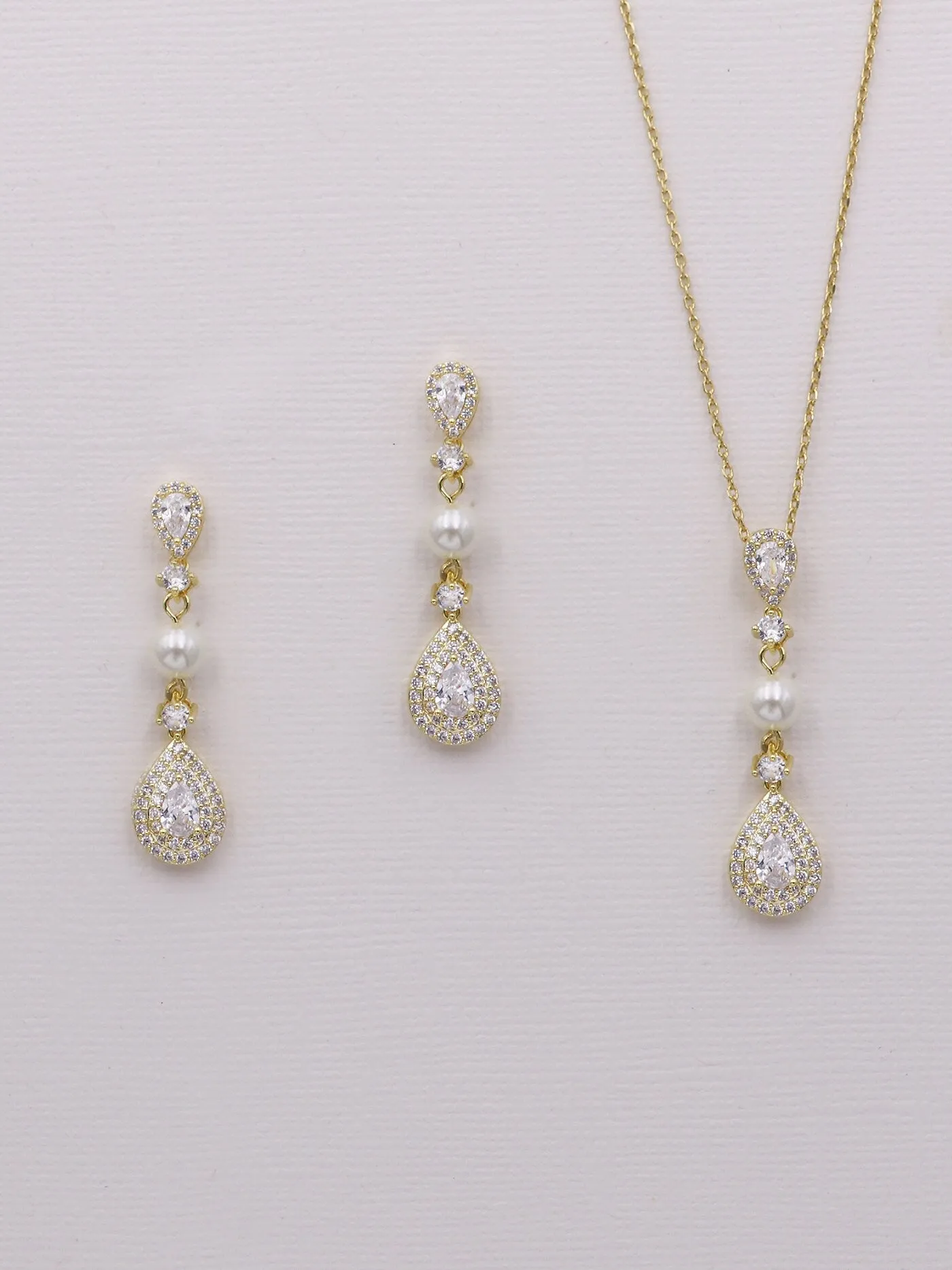 Mandy Pearl Necklace Set