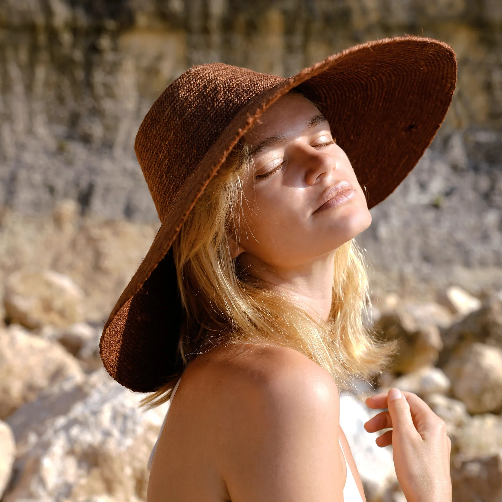 RIRI Jute Straw Hat, in Burnt Sienna