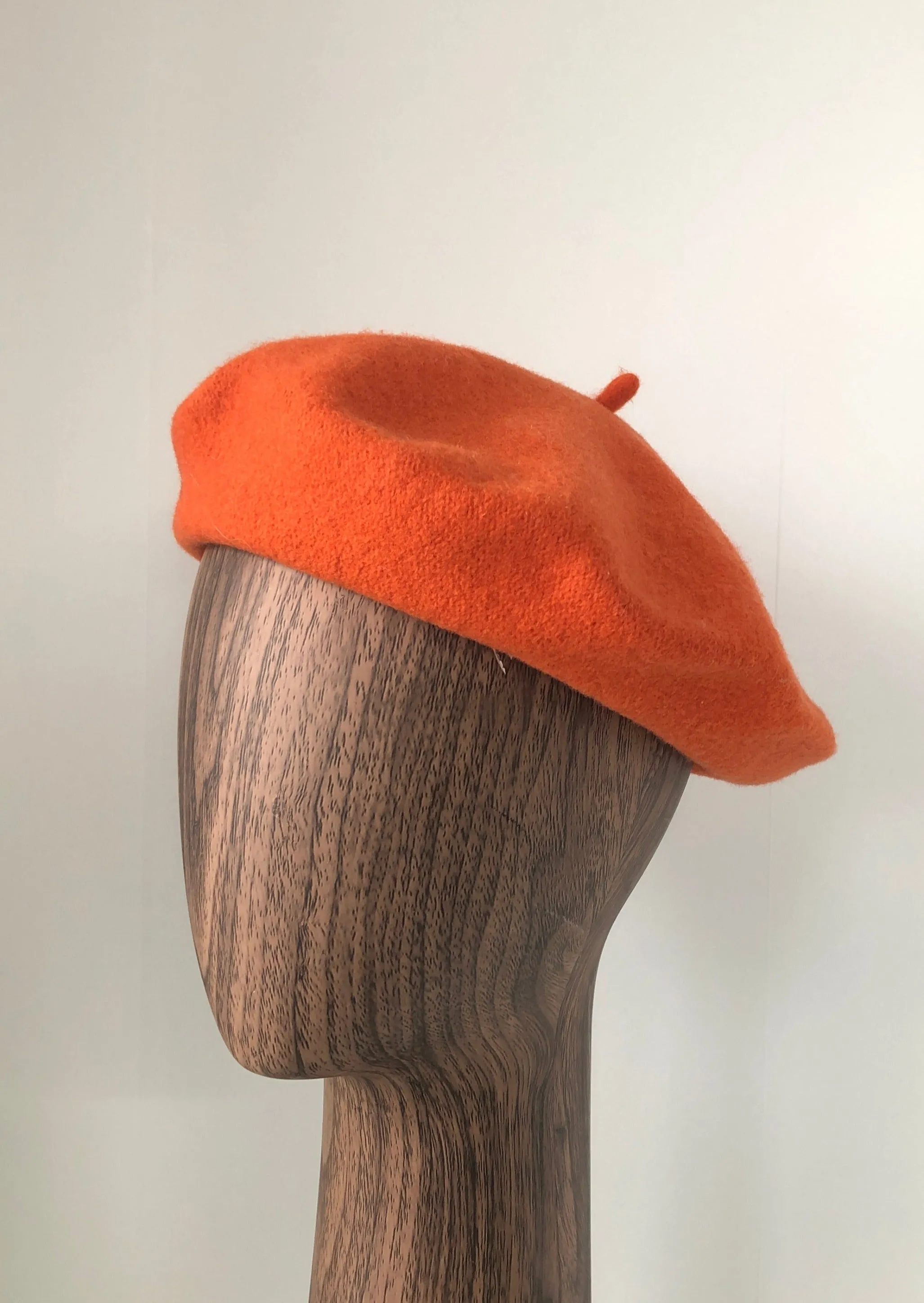 TRISTAN Women's classic orange wool beret, NS