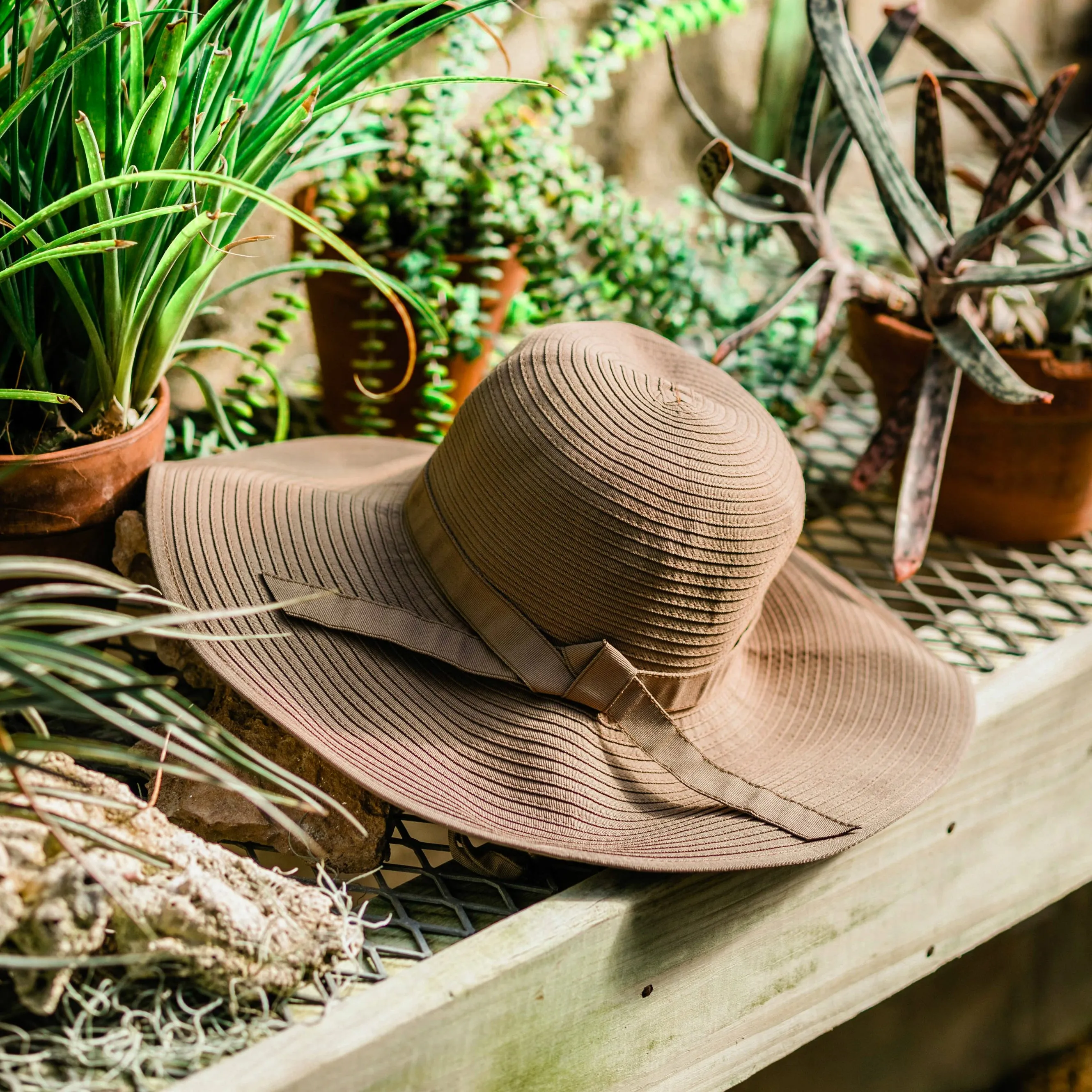 Women's Wide Brim Sun Hat - Brown