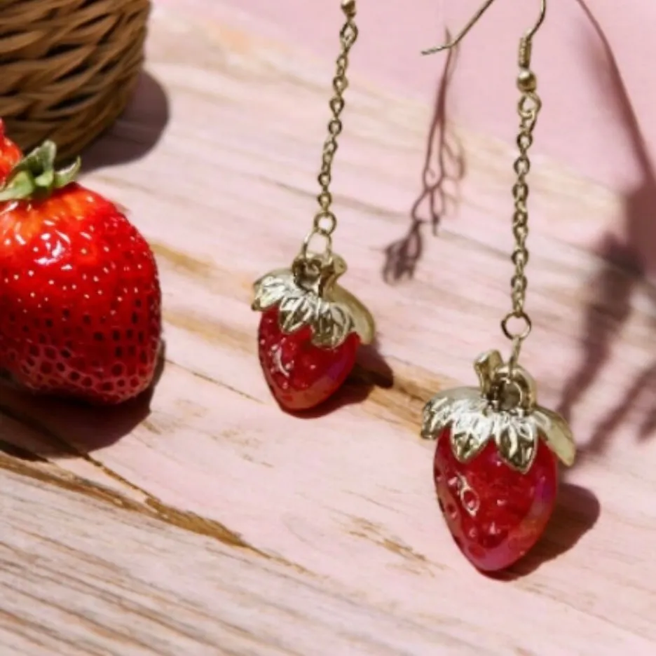 Y2K - 3D red strawberry dangle earrings | fruits dangle earrings | oversize statement | cute kawaii earrings | burgundy red berry petals